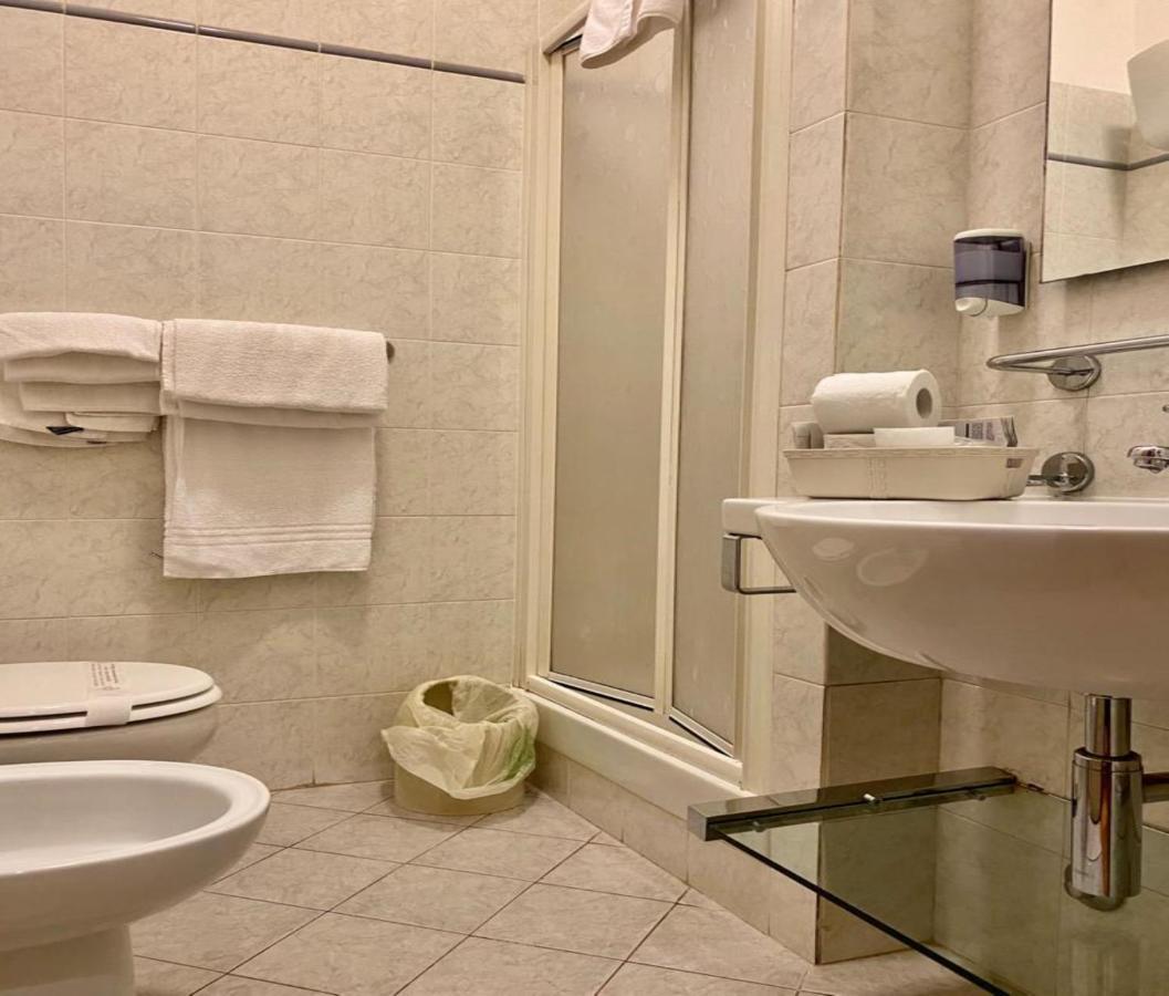 Отель Roma Castle Termini Экстерьер фото